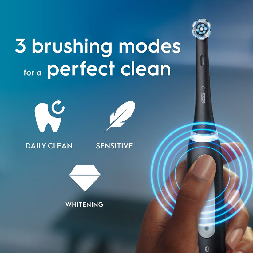 Oral-B iO Series 3 Magnetic Black Electric Toothbrush & Travel